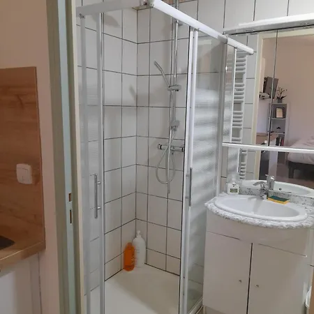 شقة Cosy 15 M2 Au Fond Du Jardin *