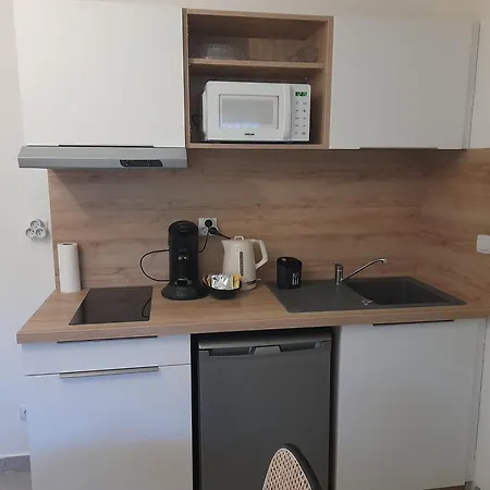 Cosy 15 M2 Au Fond Du Jardin شقة